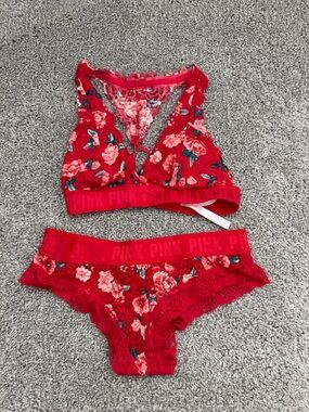 PINK Victoria's Secret Red Floral Lace Bralette & Hipster Set